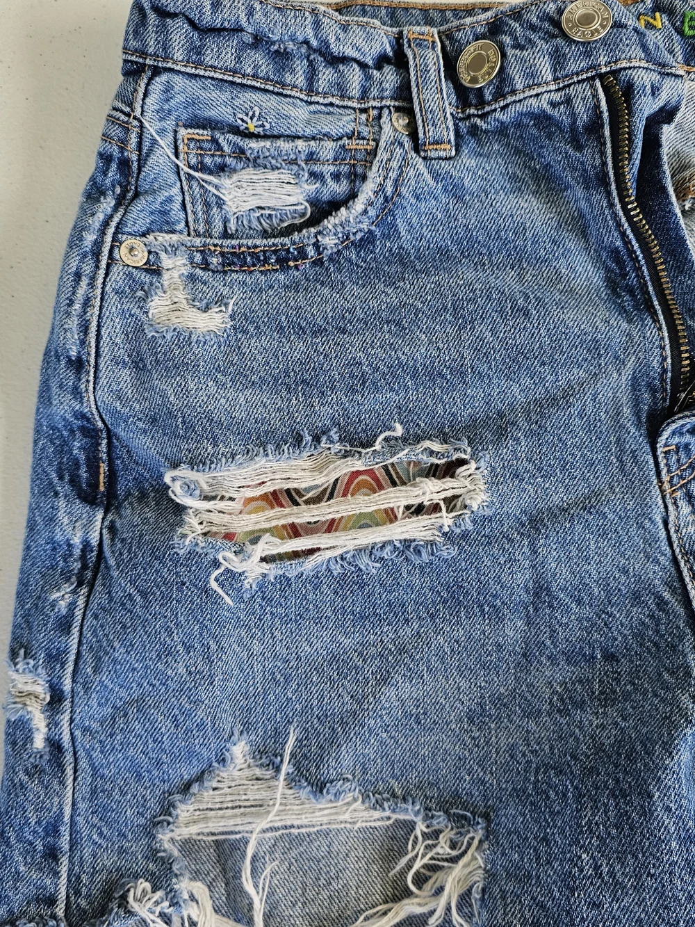 American Eagle Denim Shorts Lot Size 4 Distressed Mom Baggy